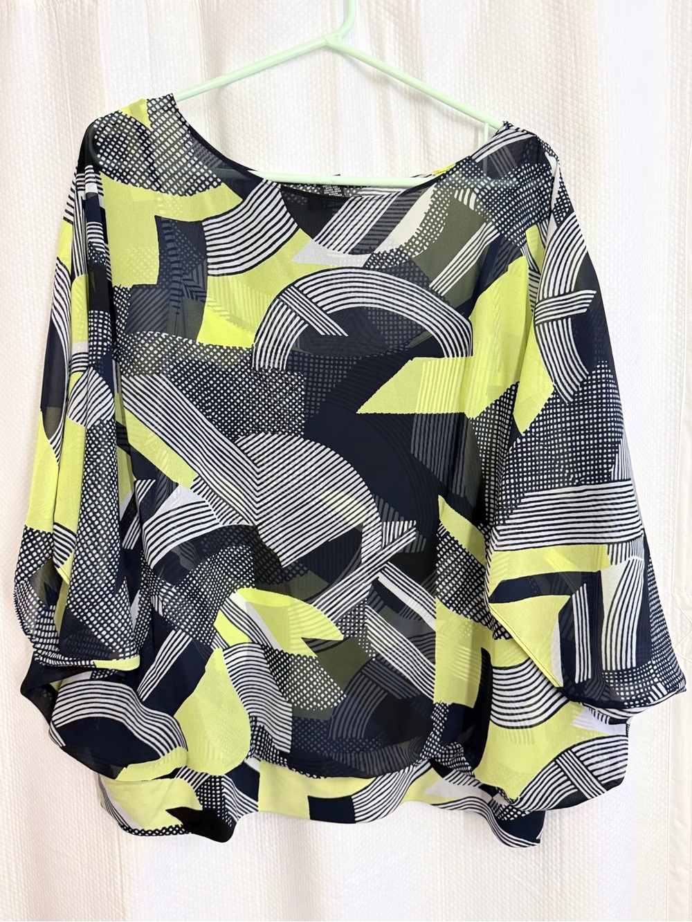 Alfani Lime & Black Abstract Bubble Hem Blouse
